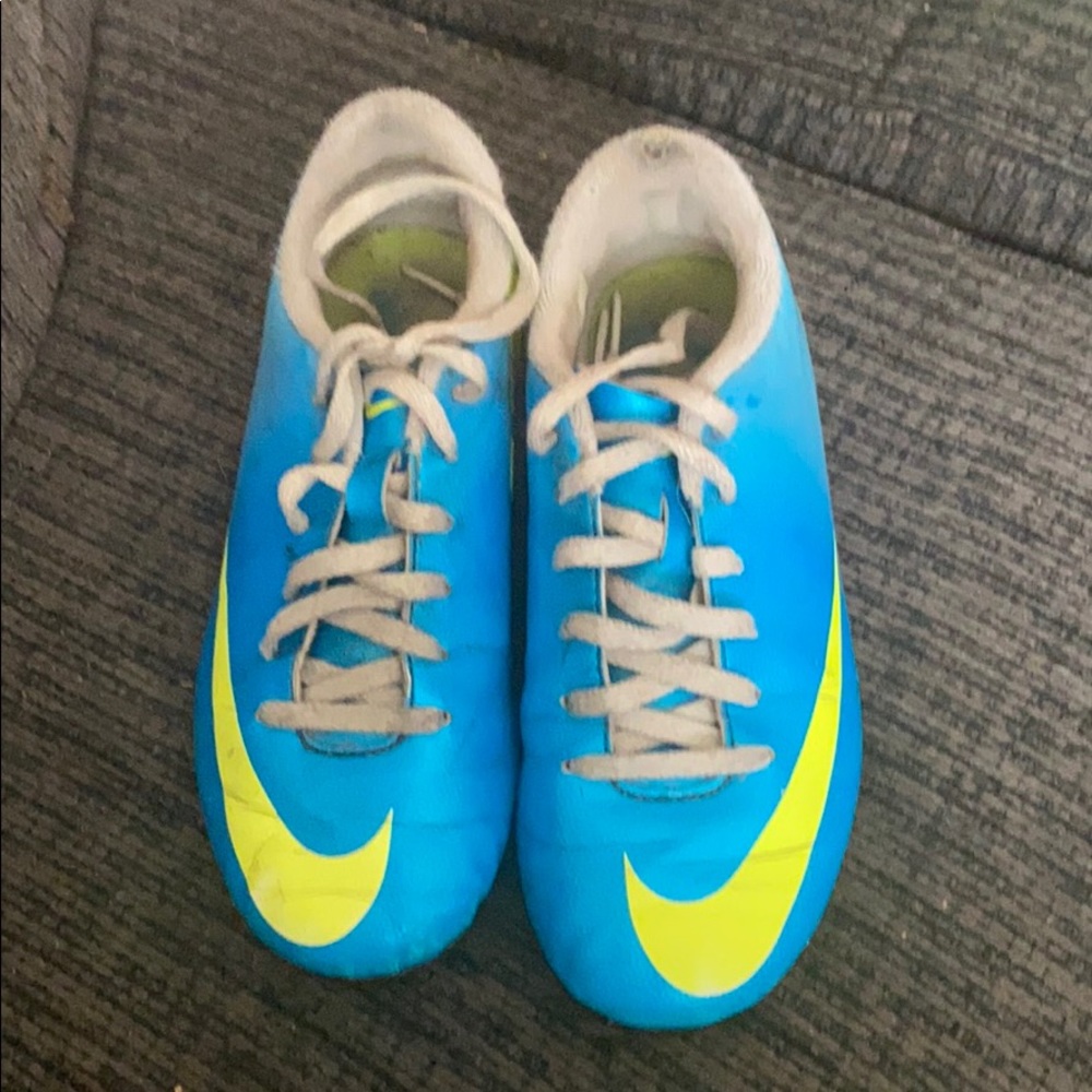 Soccer Cleats, shin pads, soccer socks and Gloves